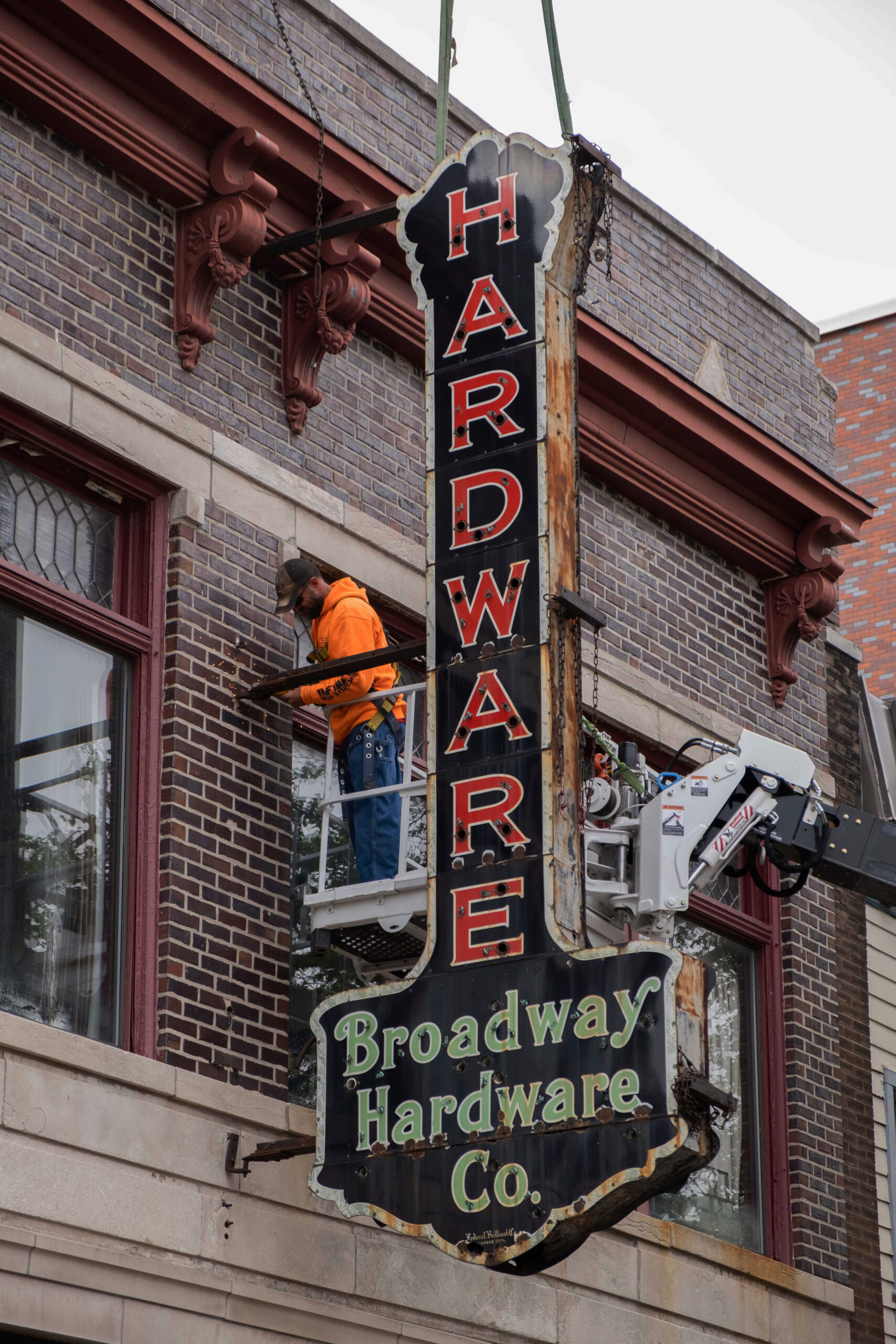 Broadway Hardware Co. The Lumi Neon Museum