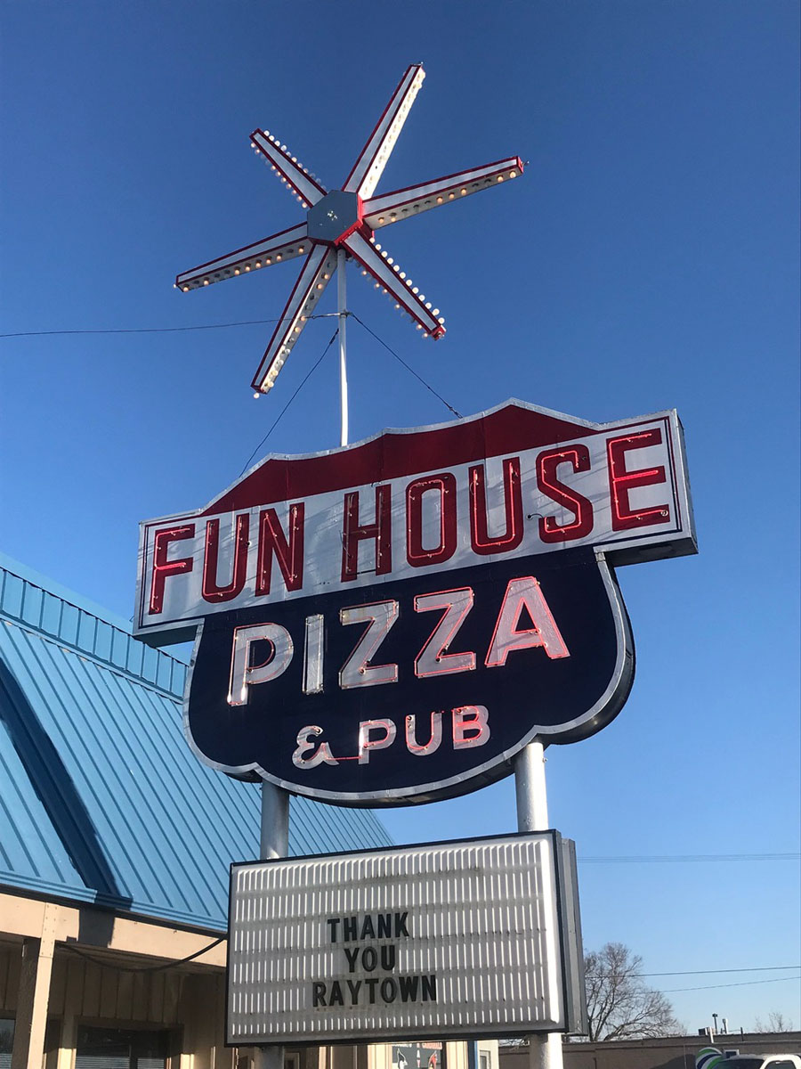 Fun House Pizza Pub The Lumi Neon Museum   Fun House Pizza Hero  