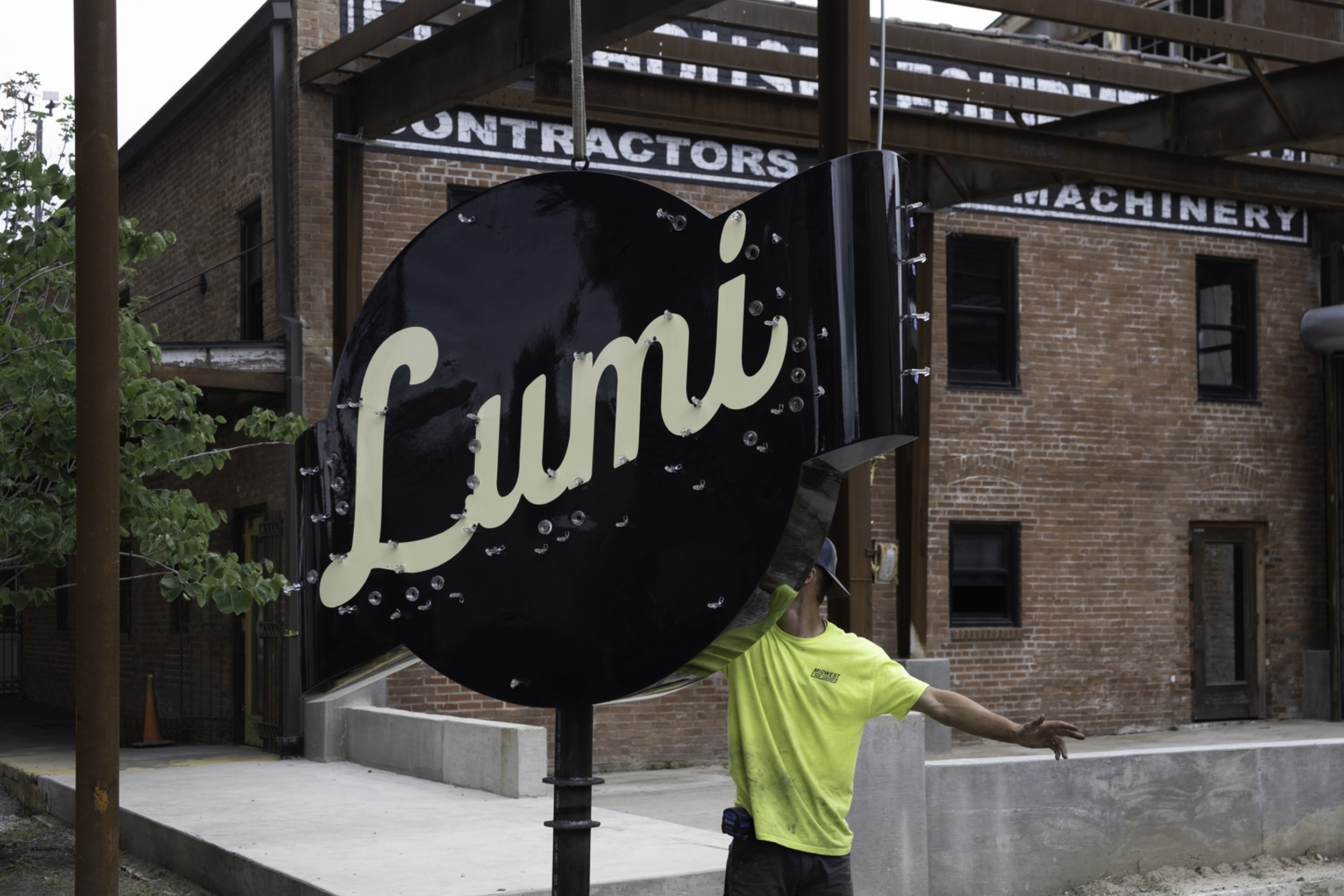 mini-LUMI Sign Install -4110