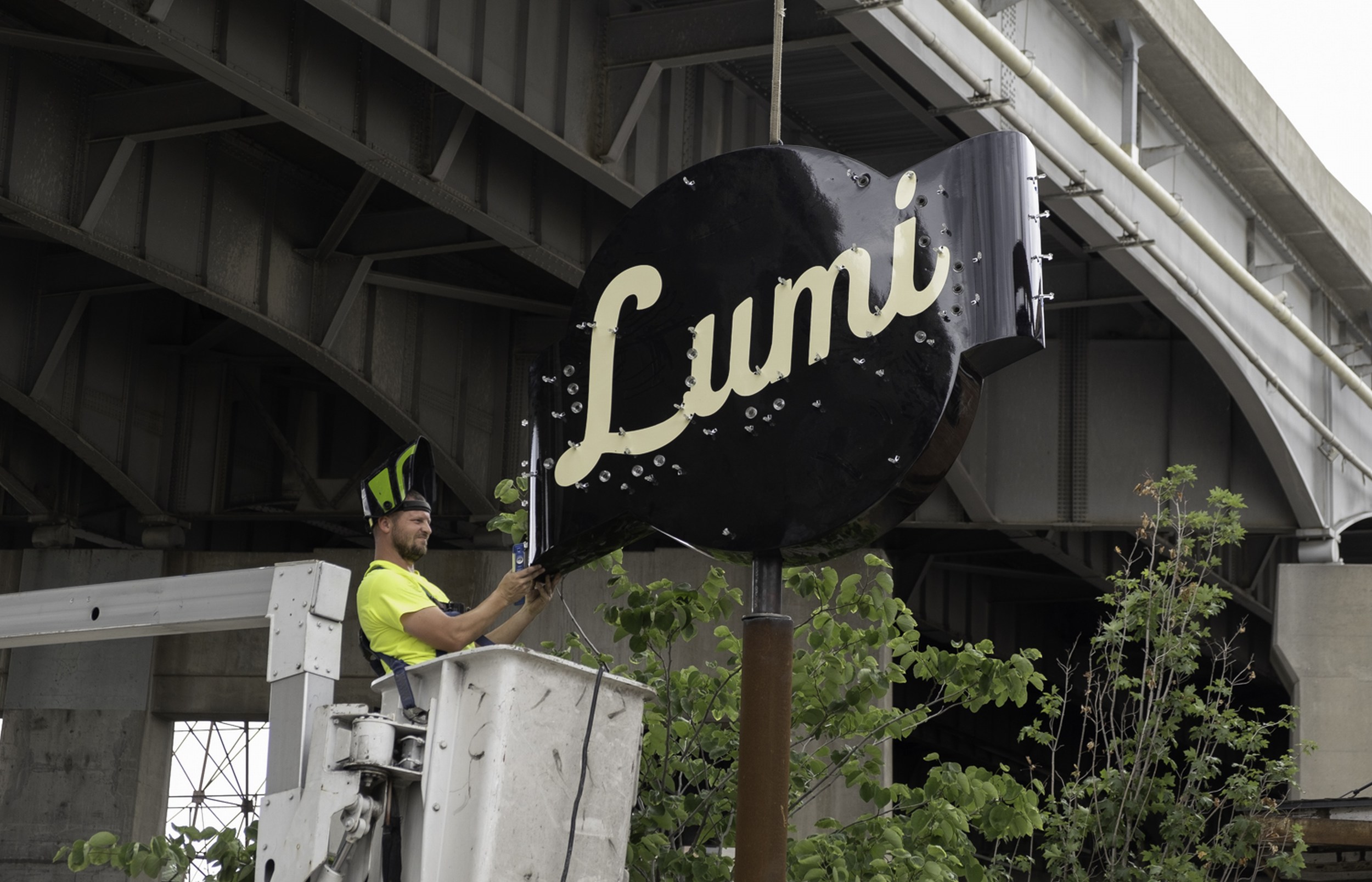 mini-LUMI Sign Install -4141