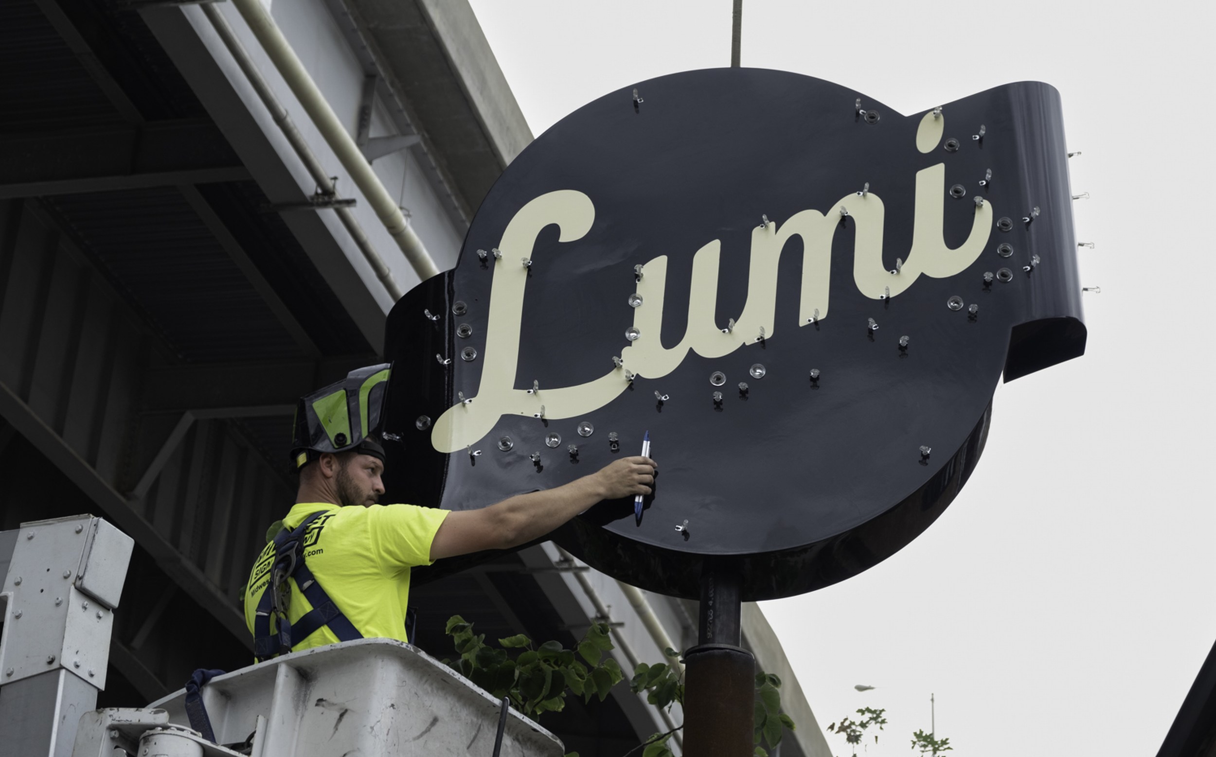 mini-LUMI Sign Install -4146